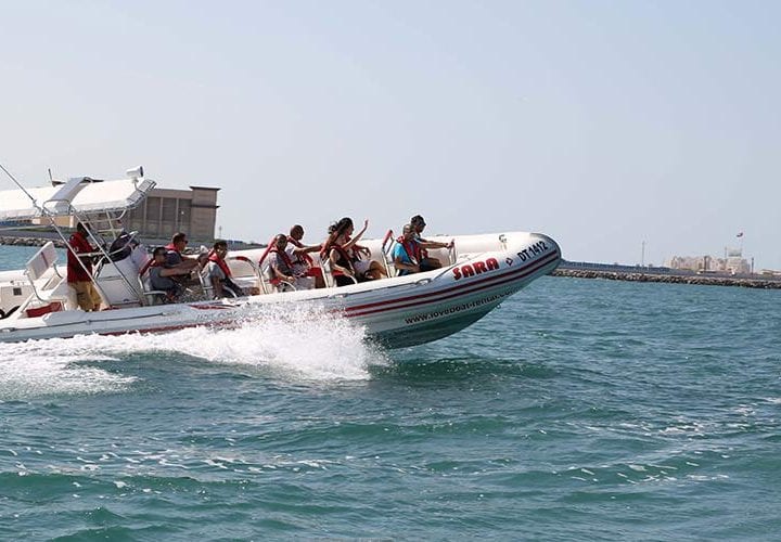 Love Boat Charter esklusiboa Dubai VooTours Turismoa