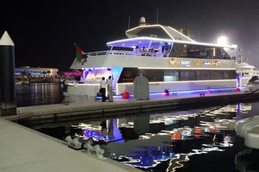 luxury yacht dinner cruise abu dhabi