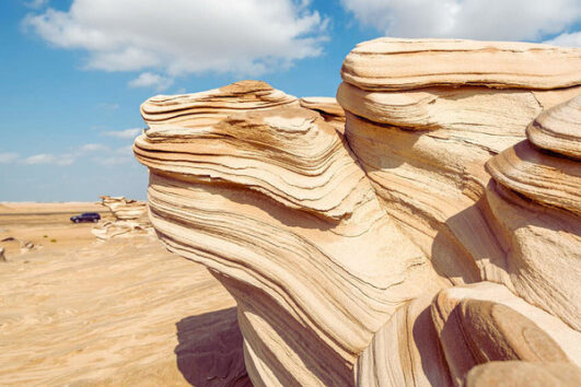 Al Wathba Fossil Dunes & Long Salt Lake Tour in Abu Dhabi