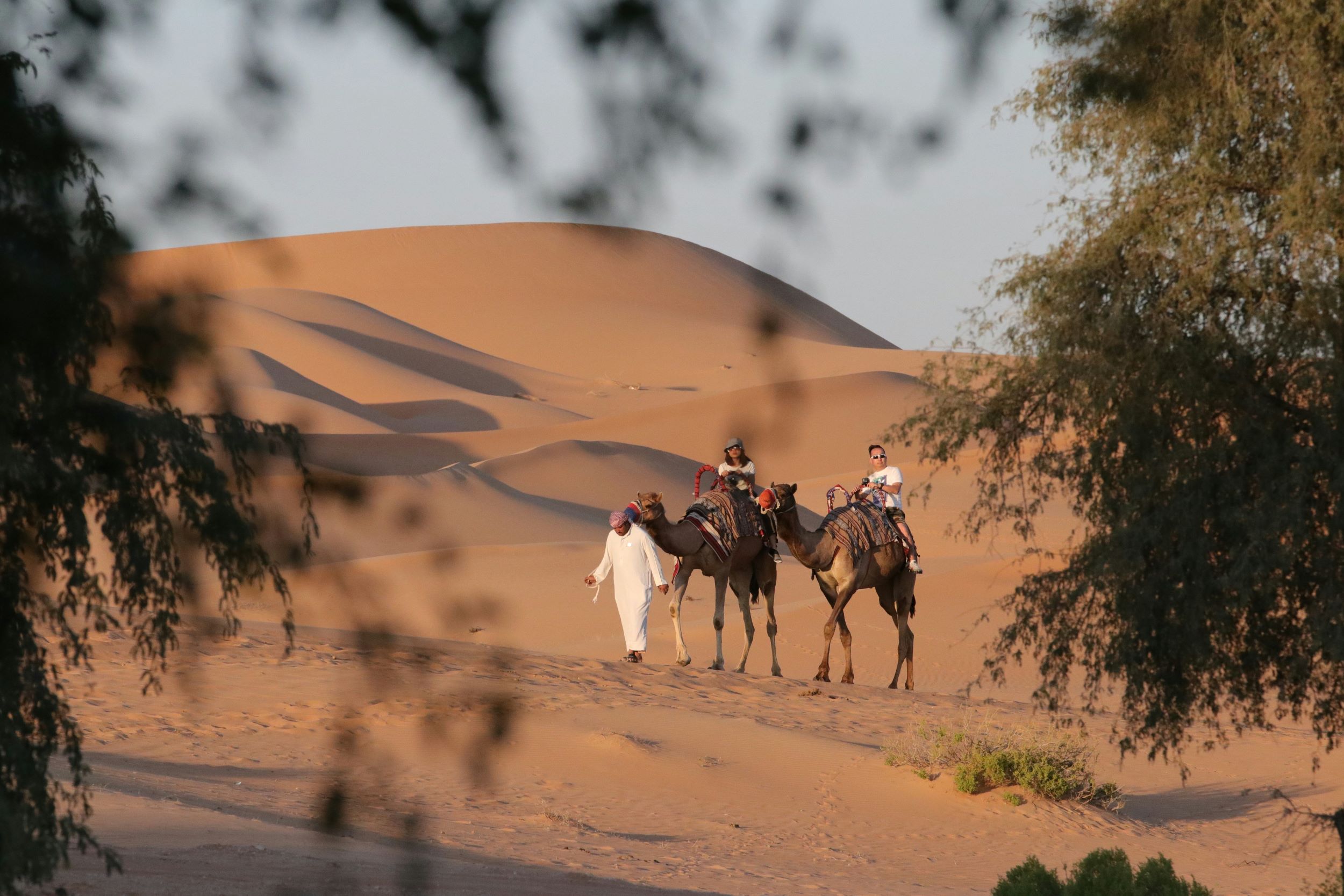 How to Pack Smart for Your Overnight Desert Safari in Abu Dhabi