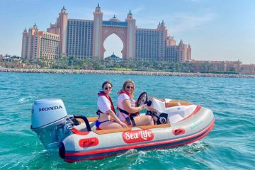 Self-Drive Boat Experience at Atlantis Dubai