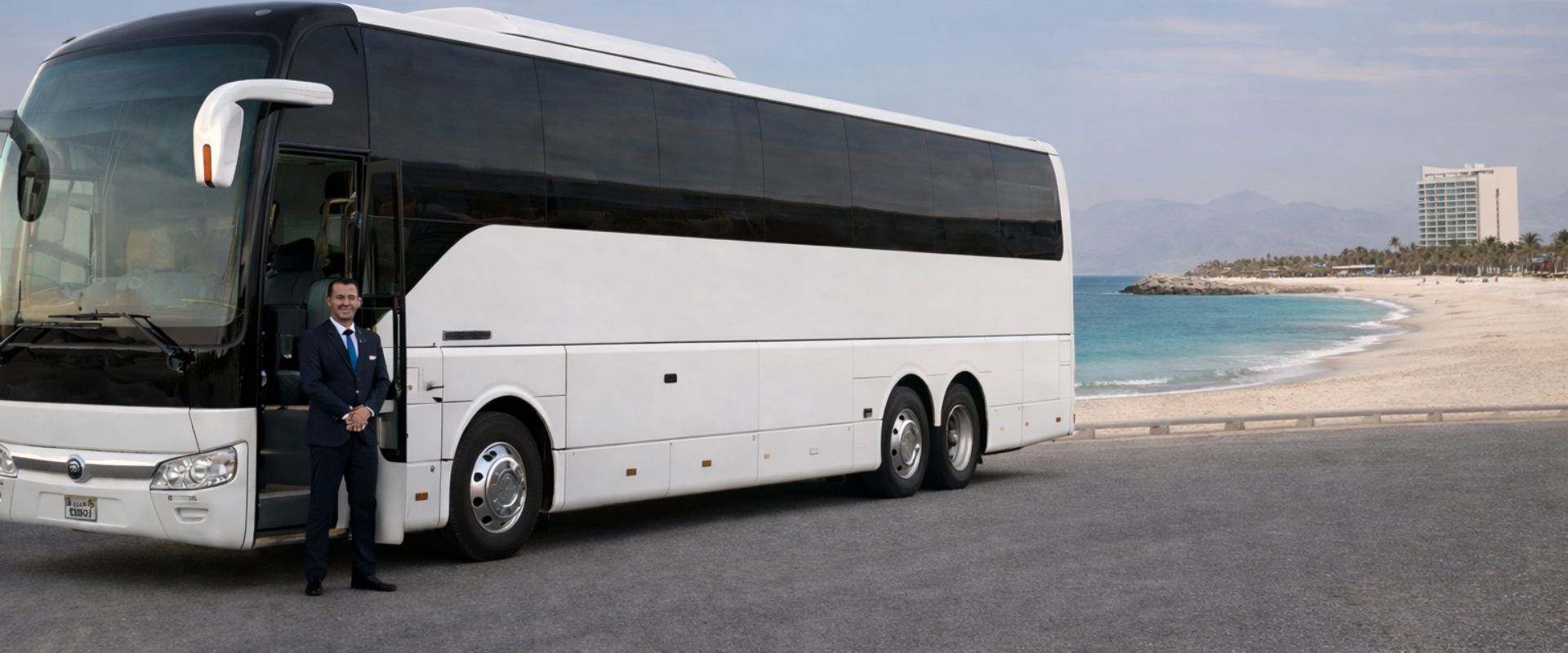 Chauffeur Service - Tsheb ntiav nrog tus tsav tsheb hauv Ras Al-Khaimah - 35 Seater Luxury Bus