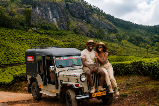 Safari in jeep a Munnar attraverso le piantagioni di tè